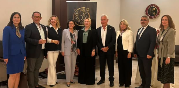 Gaziantep'te iş dünyasının geleceği konuşuldu! UN Global Compact Türkiye ( @globalcompactturkiye ) liderliğinde, GÜNSİFED ve Gaziantep Sanayi Odası (@gso_kurumsal ) ev sahipliğinde düzenlendi.